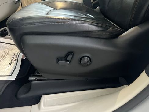 Used 2017 Chrysler Pacifica Touring-L image 52