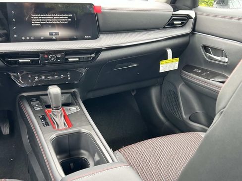 New 2026 Nissan Kicks SR FWD image 22