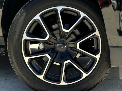 Used 2024 Chevrolet Suburban RST RWD image 10