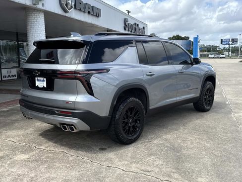 Used 2025 Chevrolet Traverse Z71 w/ Enhanced Driving Package image 7