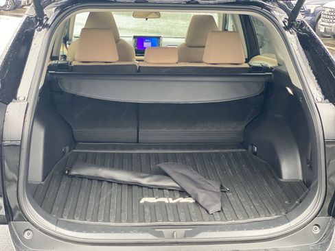 Used 2024 Toyota RAV4 XLE w/ Convenience Package image 42