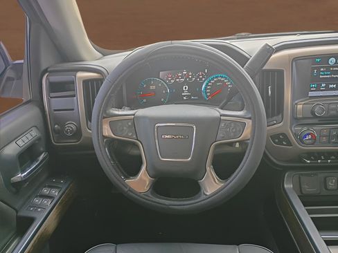 Used 2017 GMC Sierra 1500 Denali RWD image 4