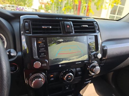 Used 2021 Toyota 4Runner TRD Off-Road Premium AWD/4WD image 17