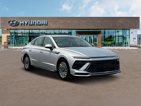 New 2025 Hyundai Sonata Limited image 11