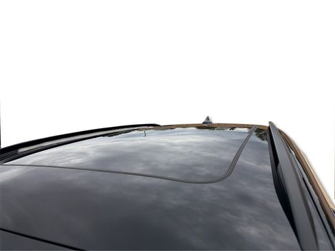 Used 2024 Volkswagen Taos SE image 13