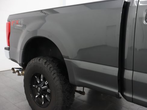 Used 2017 Ford F250 XLT w/ XLT Premium Package AWD/4WD image 27