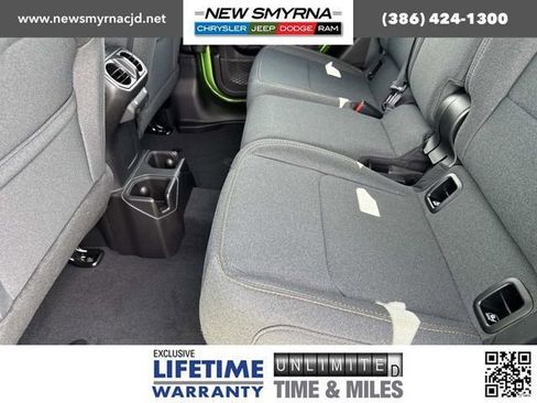 New 2025 Jeep Gladiator Sport image 10