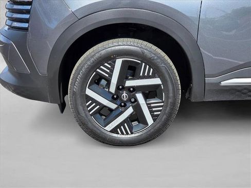 Used 2025 Nissan Kicks SV image 23