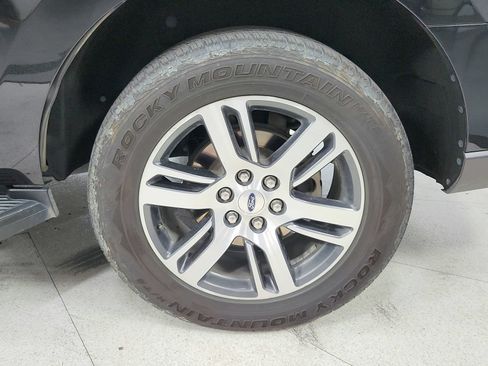 Used 2024 Ford Expedition Limited AWD/4WD image 14
