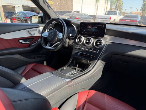 Used 2020 Mercedes-Benz GLC 300 image 21