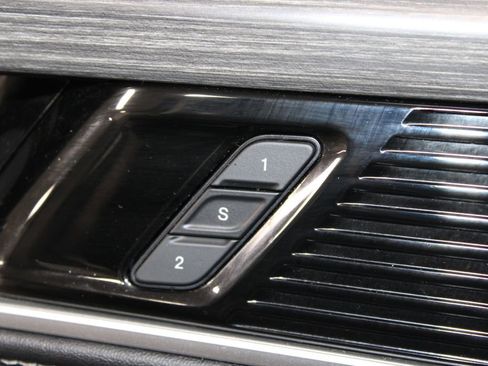 Used 2024 Jeep Wagoneer Series III AWD/4WD image 53