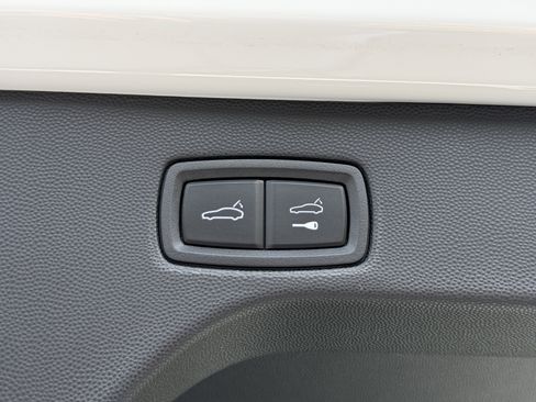 Certified 2024 Porsche Macan Turbo Electric image 14