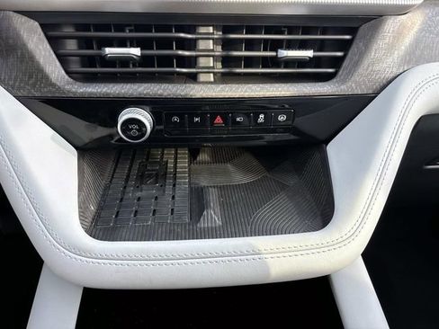 Used 2025 Ford Explorer Platinum w/ Ultimate Package image 27