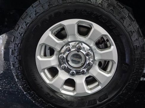 Used 2024 Ford F250 XLT AWD/4WD image 4