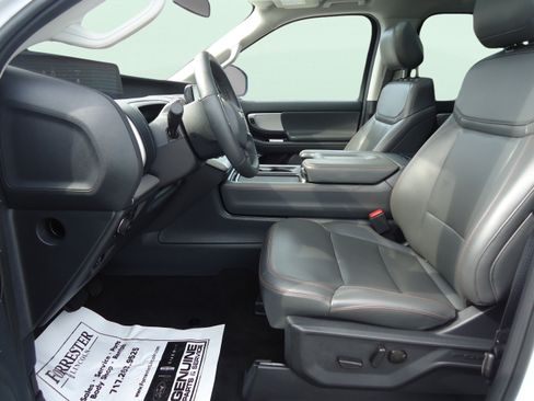 Used 2025 Ford Expedition Max Active AWD/4WD image 24