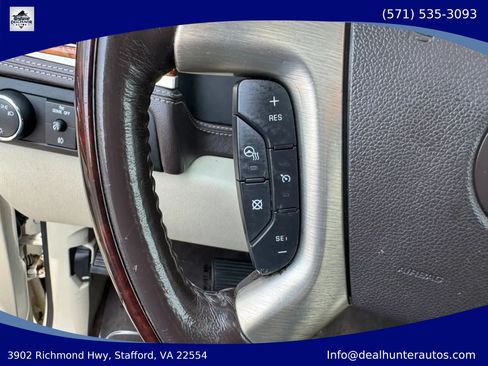Used 2011 Cadillac Escalade ESV Platinum AWD/4WD image 31