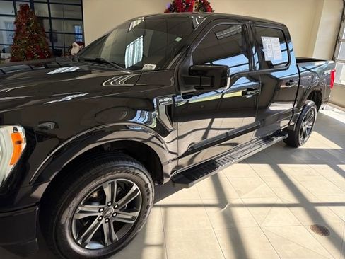 Used 2023 Ford F150 Lariat image 4