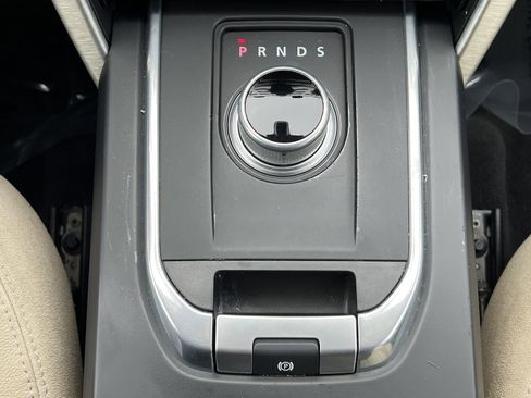 Used 2016 Land Rover Discovery Sport HSE image 10