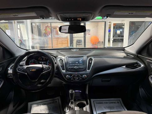 Used 2018 Chevrolet Malibu LT image 23