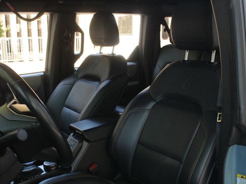 Used 2022 Ford Bronco Badlands w/ Sasquatch Package AWD/4WD image 14