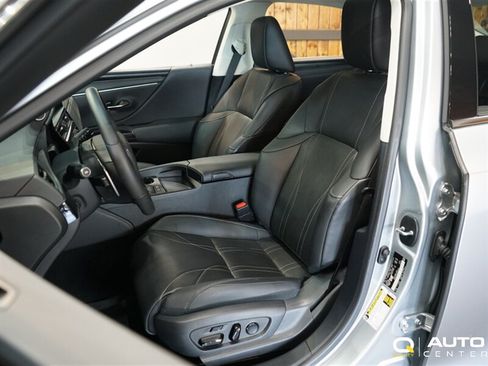 Used 2024 Lexus ES 300h FWD image 12