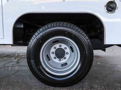 New 2026 Ford F350 XL w/ XL Chrome Package image 10