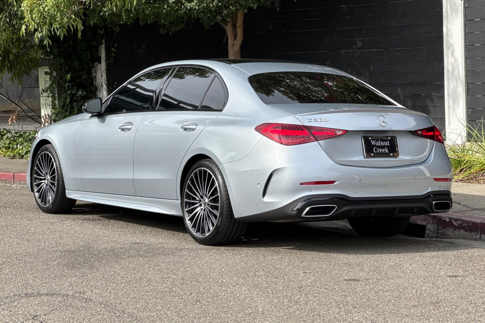 Used 2024 Mercedes-Benz C 300 Sedan image 3