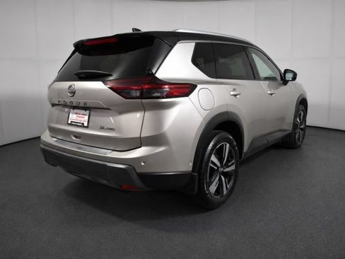 Certified 2025 Nissan Rogue SL w/ SL Premium Package AWD/4WD image 4