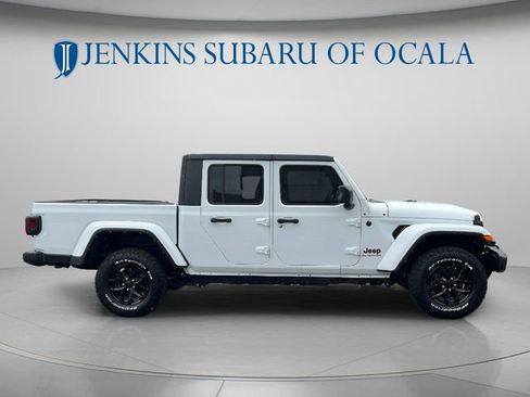 Used 2022 Jeep Gladiator Sport AWD/4WD image 2