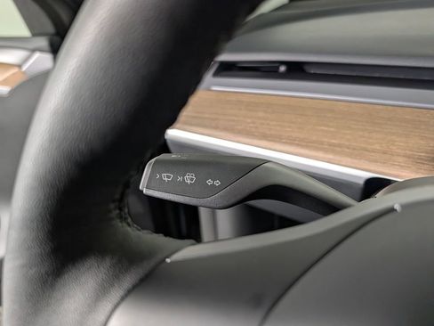 Used 2024 Tesla Model Y Long Range RWD image 33