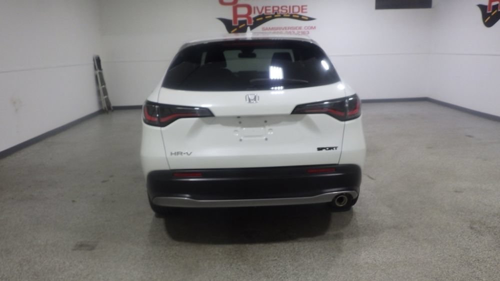 Used 2024 Honda HR-V Sport image 3