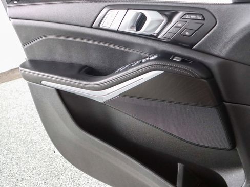 Used 2022 BMW X7 xDrive40i w/ M Sport Package image 22