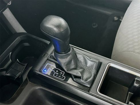 Used 2022 Toyota Tacoma SR image 16