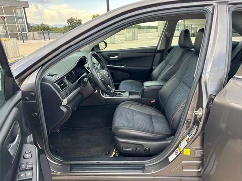 Used 2015 Toyota Camry SE w/ Protection Package FWD image 13