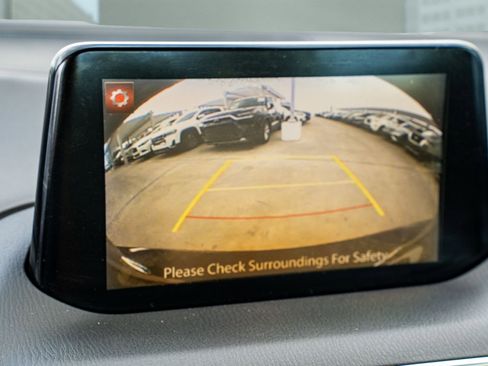 Used 2018 MAZDA MAZDA3 Grand Touring image 23