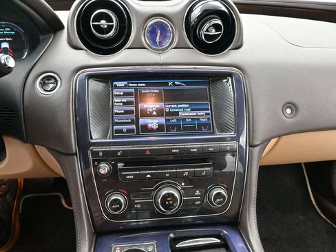Used 2013 Jaguar XJ L Portfolio RWD image 22