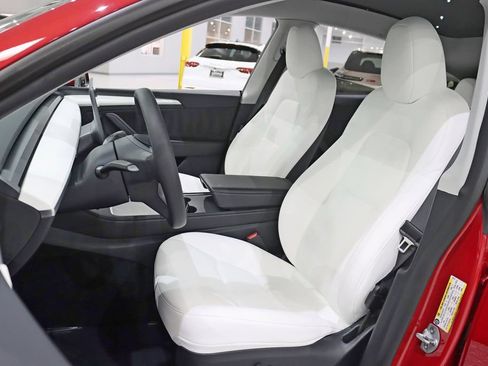 Used 2023 Tesla Model Y Long Range AWD/4WD image 27