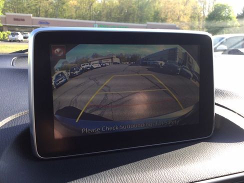 Used 2016 MAZDA MAZDA3 i Sport w/ Preferred Equipment Package FWD image 29
