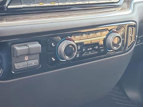 Used 2025 Chevrolet Silverado 1500 LT image 19