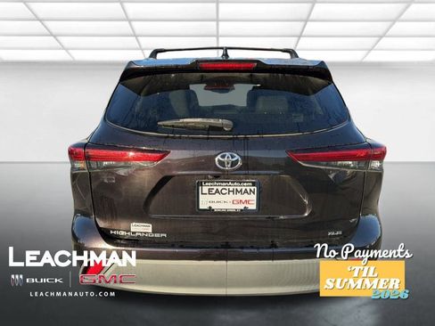 Used 2020 Toyota Highlander XLE image 6