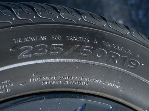 Used 2022 Volkswagen Tiguan SE R-Line image 44