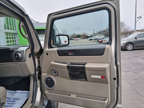 Used 2003 HUMMER H2 w/ Preferred Equipment Group AWD/4WD image 11