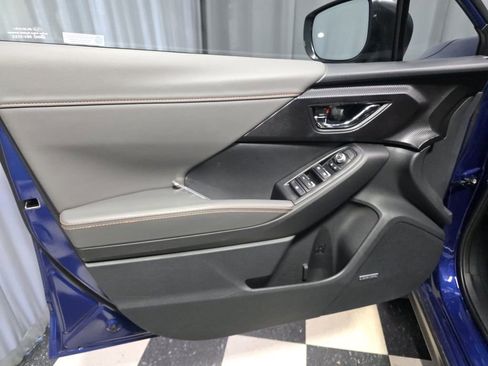 Used 2024 Subaru Crosstrek 2.5i Limited w/ Crosstrek Mirror Package AWD/4WD image 9