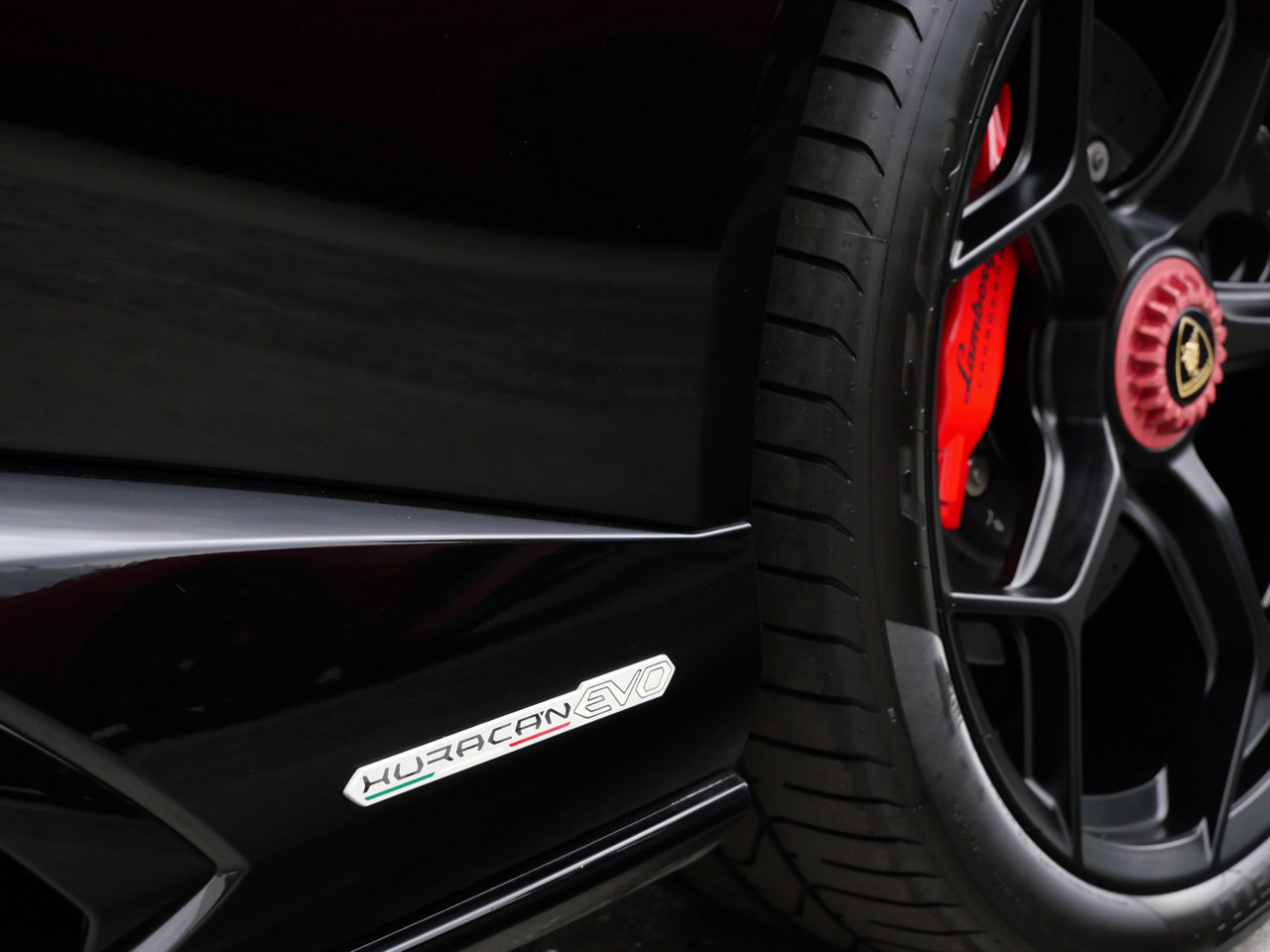 Used 2024 Lamborghini Huracan EVO AWD/4WD image 11