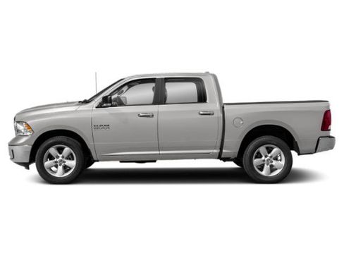 Used 2018 RAM 1500 SLT image 3