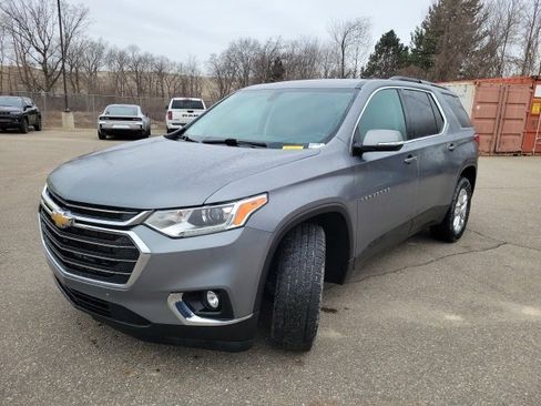 Used 2021 Chevrolet Traverse LT image 7
