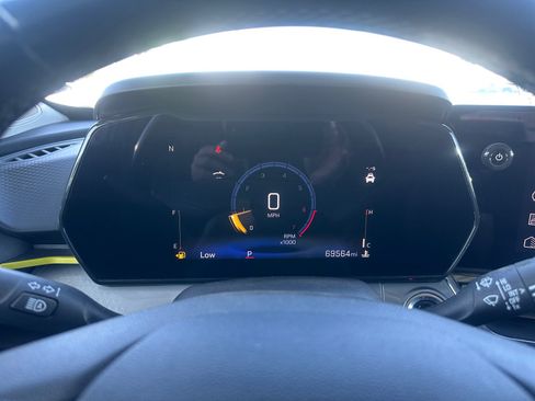 Used 2024 Chevrolet Trax LT w/ Driver Confidence Package FWD image 22