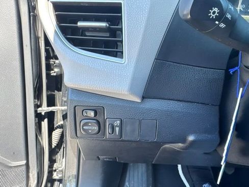 Used 2014 Toyota Corolla LE FWD image 24