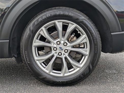 Used 2022 Ford Explorer Limited w/ Equipment Group 301A image 13