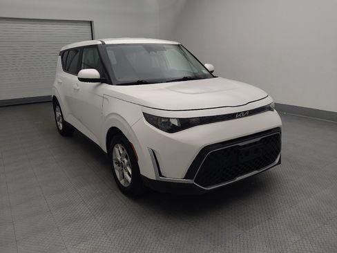 Used 2023 Kia Soul LX w/ Option Group 015 FWD image 14